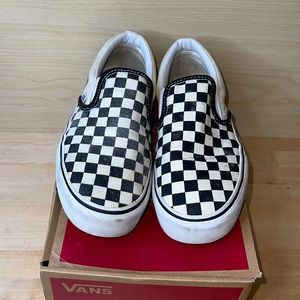 checkered vans size 7.5 men 9 women